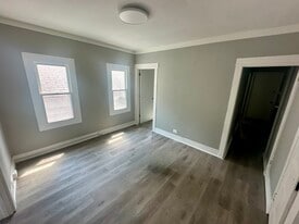Building Photo - 61 Thorp St