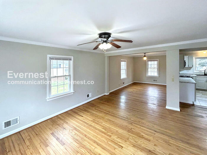 Building Photo - 3808 West End Dr