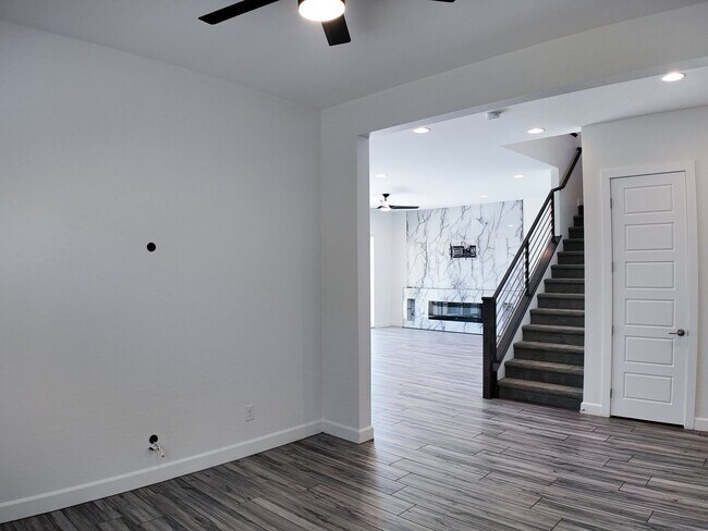 Building Photo - Exquisite Luxury Rental in Prestigious Gated Tule Springs Community