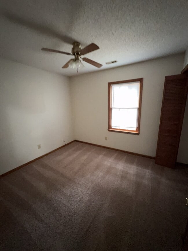 Building Photo - 176 Waters Rd