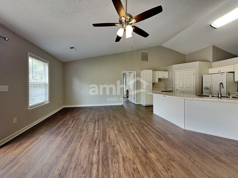 Building Photo - 23 Seaside Ln