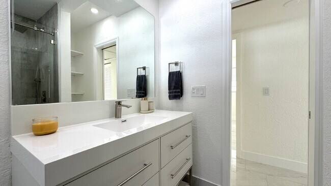 Building Photo - 507 Colfax Dr