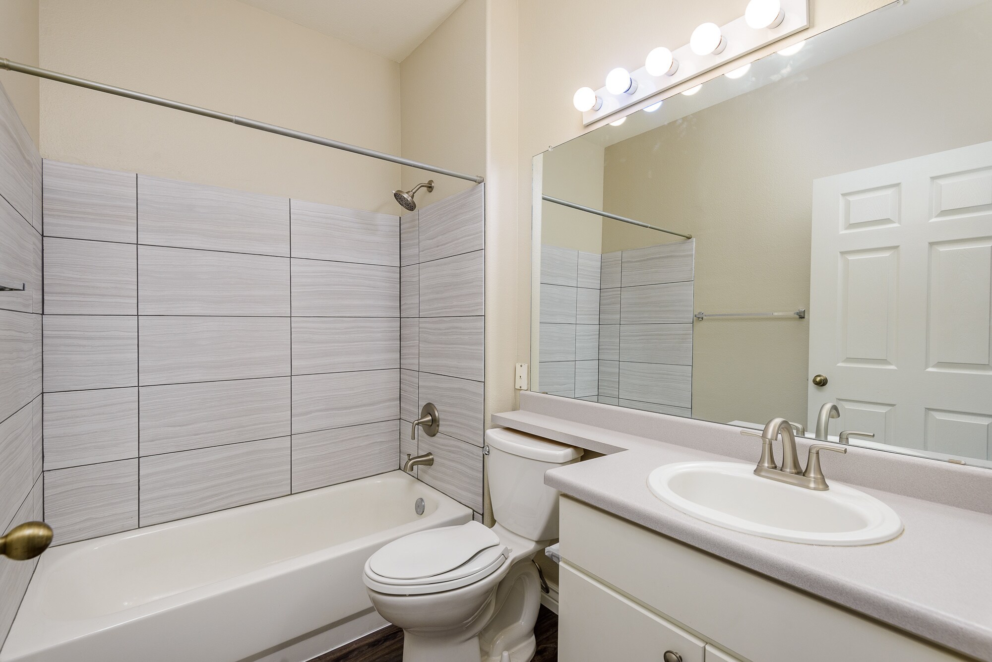 Building Photo - 9550 E Thunderbird Rd