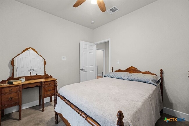 Building Photo - 446 W Overlook Dr