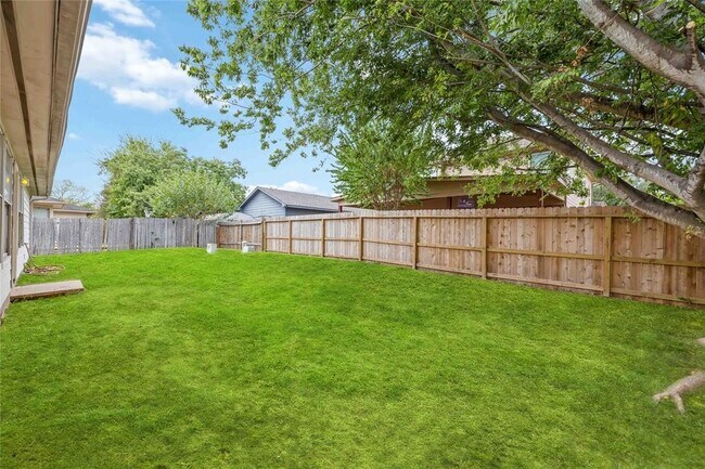 Building Photo - 6647 Amberfield Ln