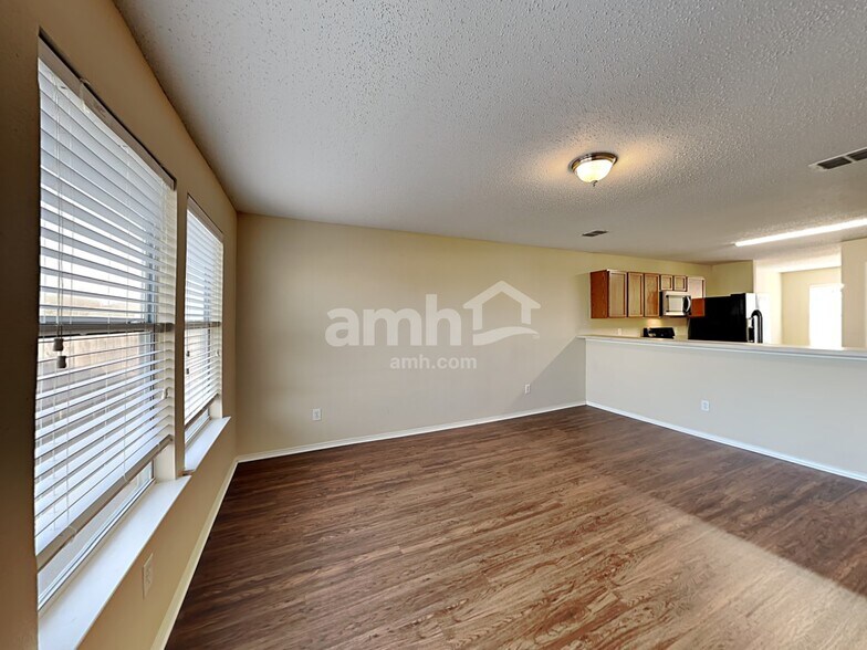 Building Photo - 1140 Single Tree Dr