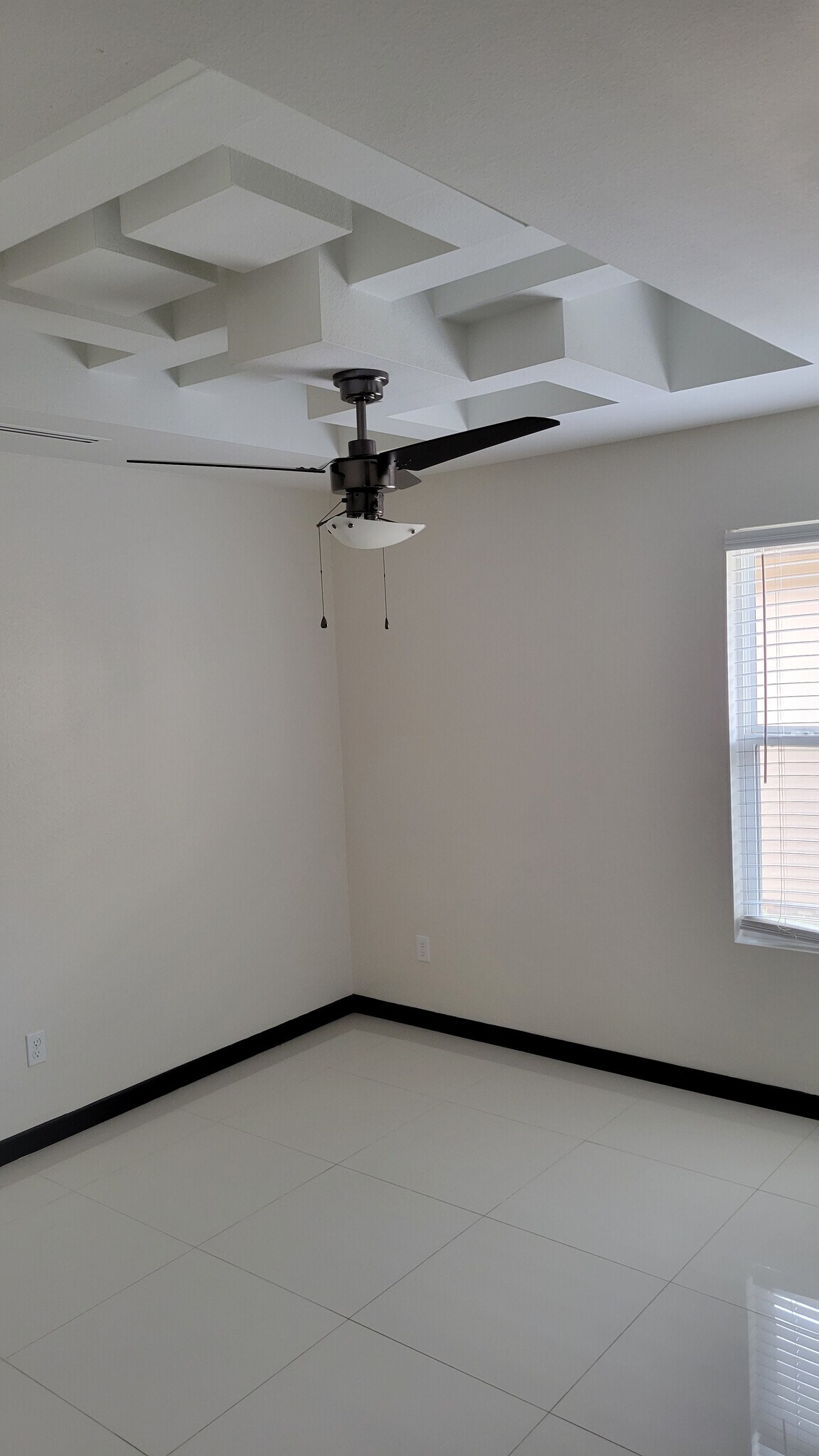 Building Photo - 1212 White Oak Drive
