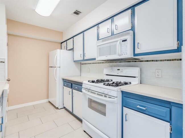 Building Photo - 6706 Deatonhill Dr