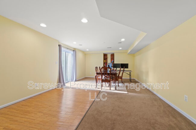 Building Photo - 2 Heather Ln