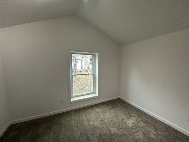 Building Photo - SPECIAL DEAL: $250 OFF FIRST MONTH'S RENT