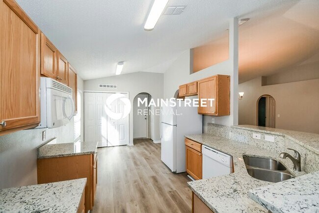 Building Photo - 3 Bedroom Pet-Friendly Home in jacksonville, FL with Main Street Renewal