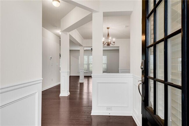 Building Photo - 4920 Breezewood Cir