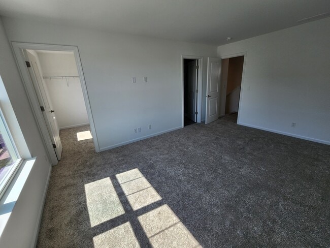 Building Photo - 1033 Atterberg Rd