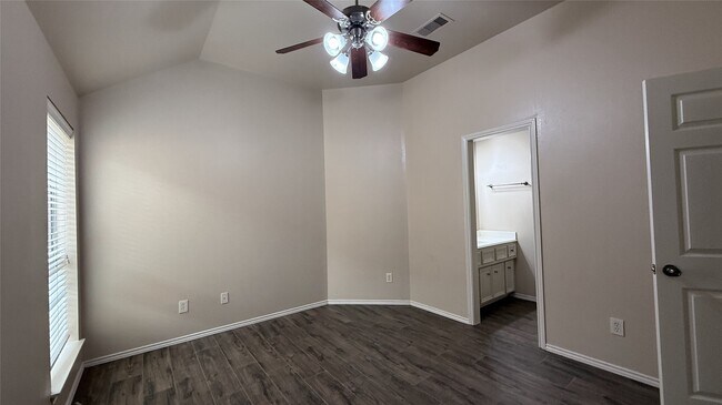 Building Photo - 13615 Evening Wind Dr