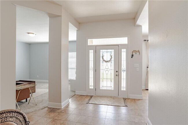 Building Photo - 10770 Hunters Cir W