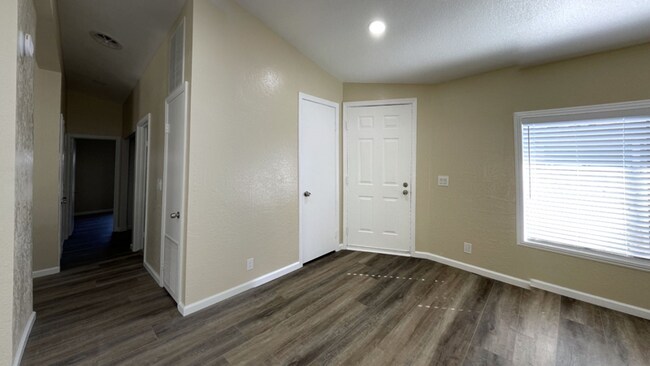 Building Photo - 32033 Quartz Ln