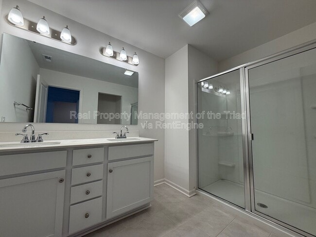 Building Photo - 206 Solacium Ln