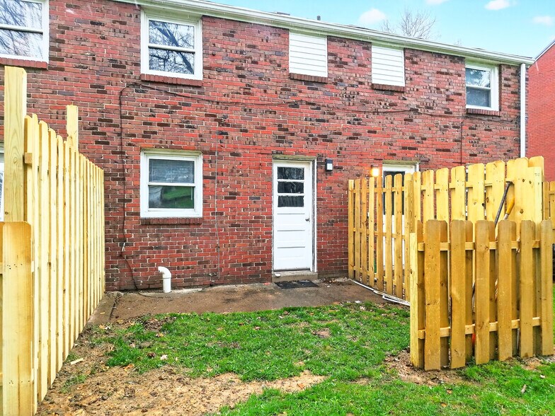 Building Photo - 627 2nd St