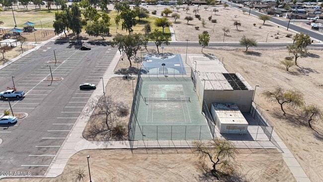 Building Photo - 921 E Desert Ln