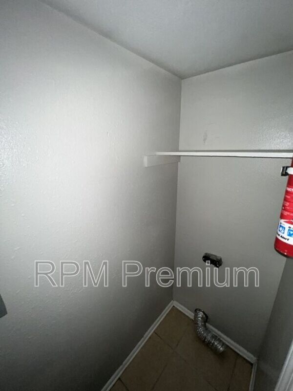 Building Photo - 5170 Weston