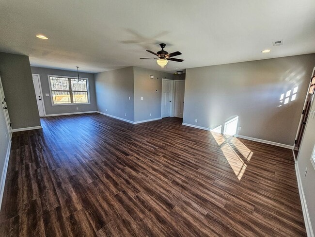 Building Photo - 1525 Green Ln