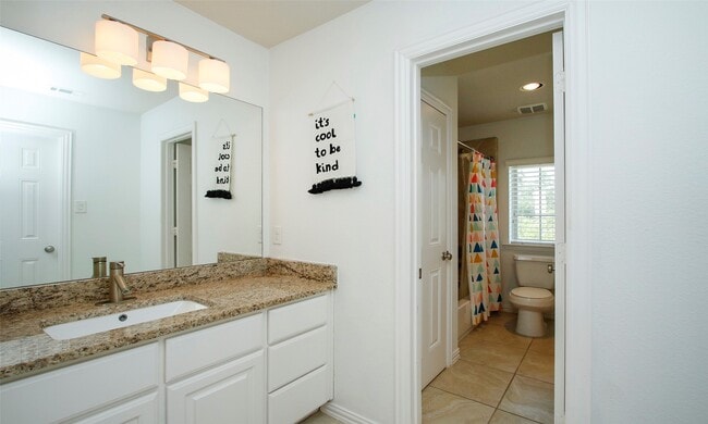 Building Photo - 39 Paloma Bend Pl