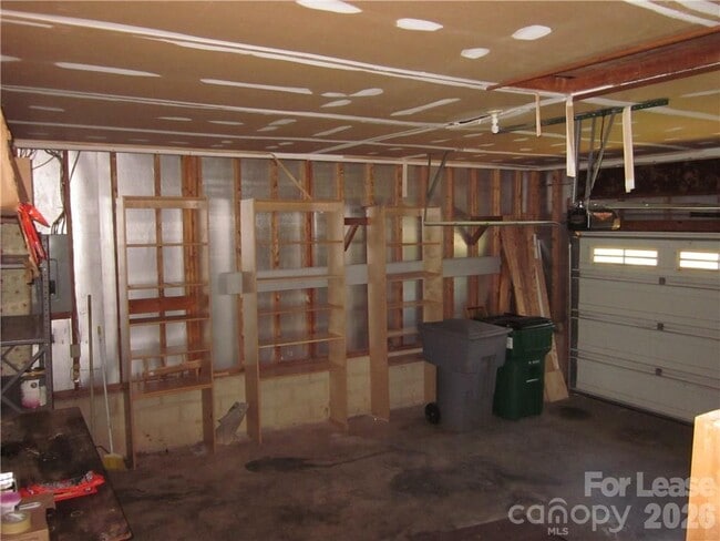 Building Photo - 11411 Misty Valley Ct