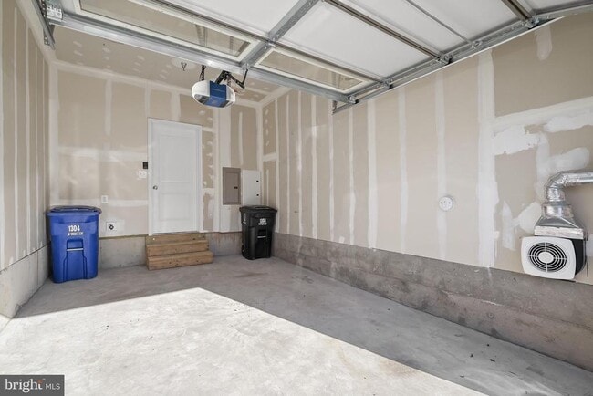 Building Photo - 1304 Ribbon Limestone Terrace SE