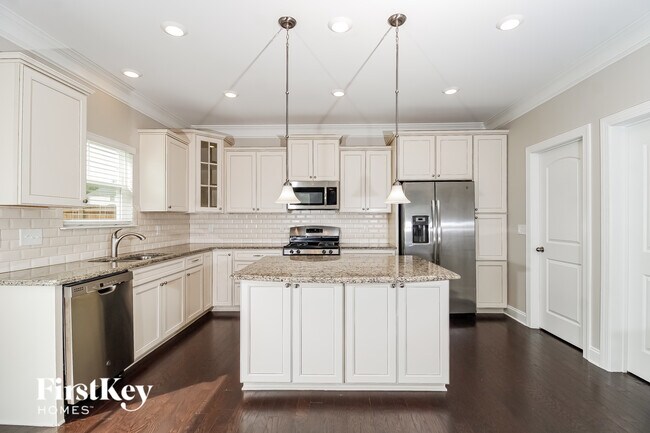 Building Photo - 1313 Royal Coach Trail