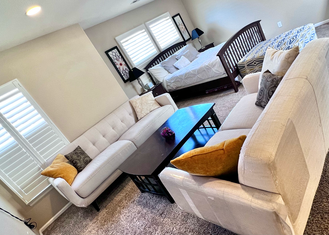 Oversized Master Bedroom - 17201 Lark Water Ln