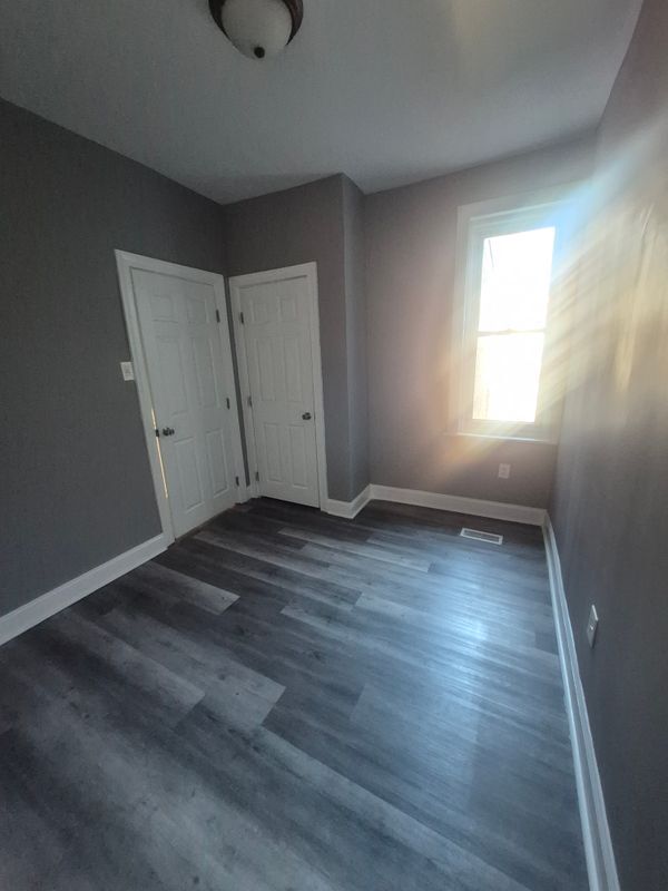Building Photo - 114 N Yewdall St