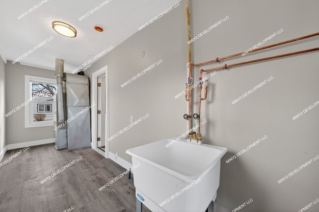 Building Photo - Completely Renovated 4-Bedroom Home in Warren!