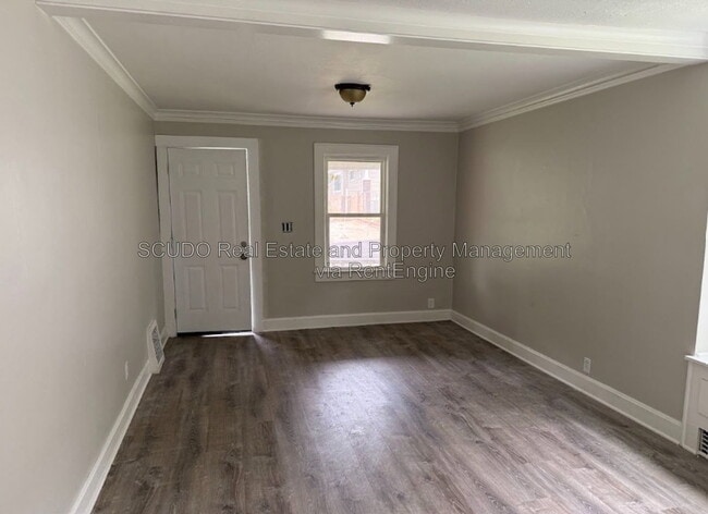 Building Photo - 2723 Lathrop Ave