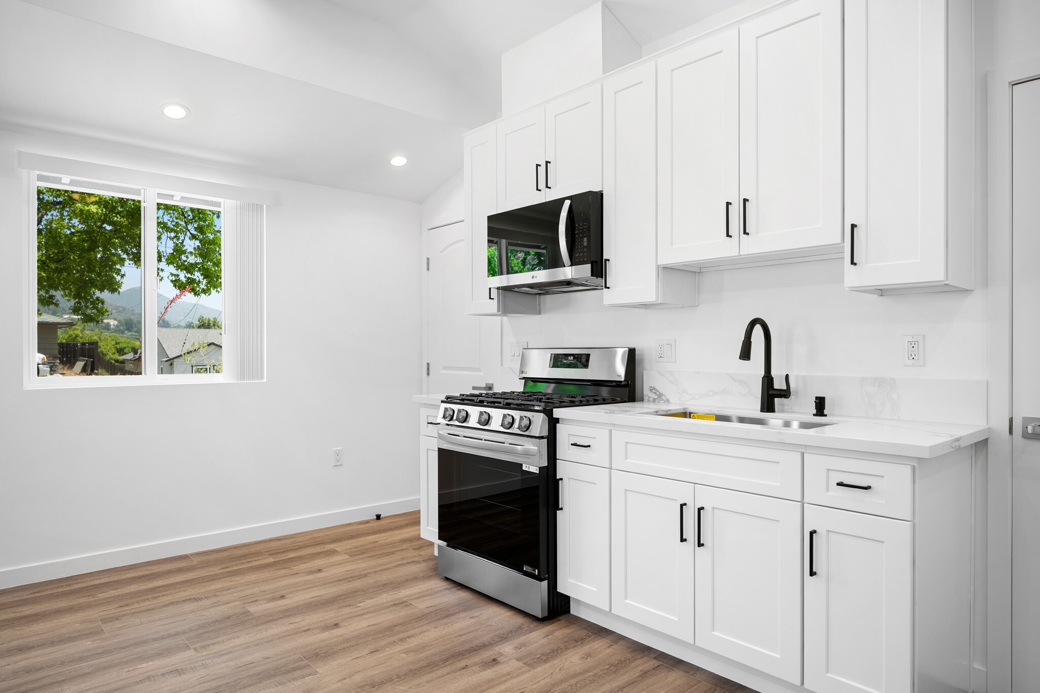 Building Photo - 5135 Finehill Ave