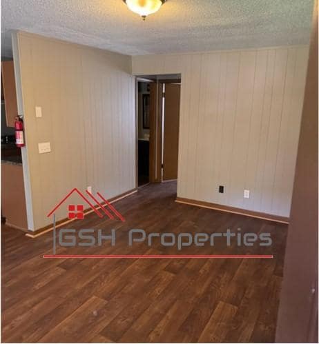 Primary Photo - 401 S 4 Ave