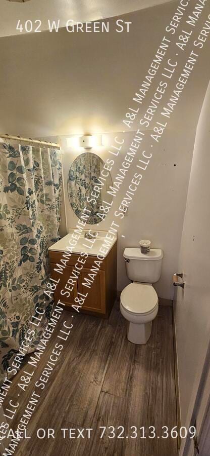 Building Photo - 402 W Green St