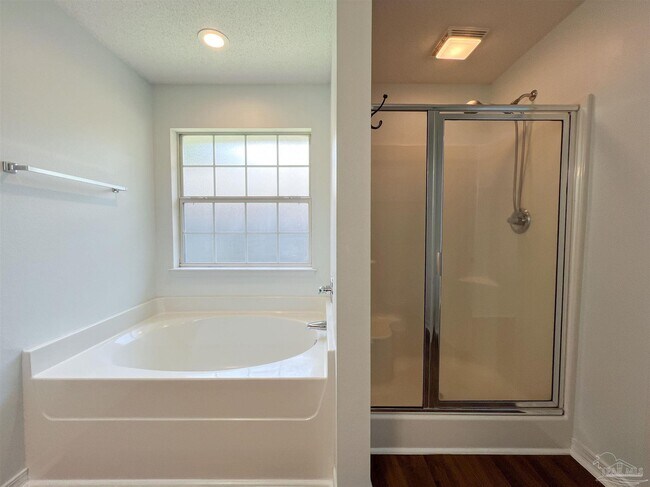 Building Photo - 5866 Chi Chi Cir
