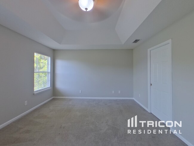 Building Photo - 582 Summer Breeze Dr N