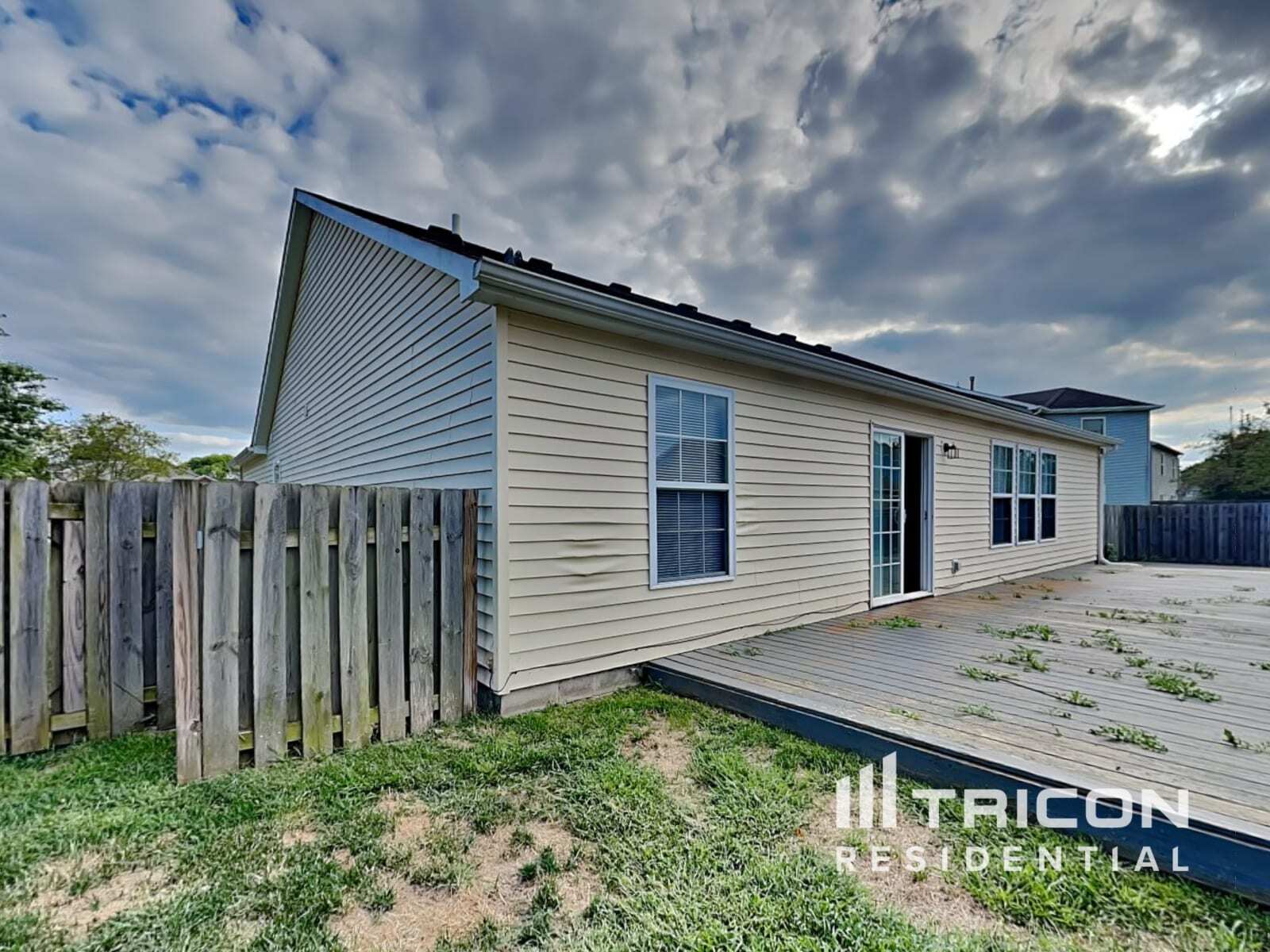 Building Photo - 1230 Redwood Dr