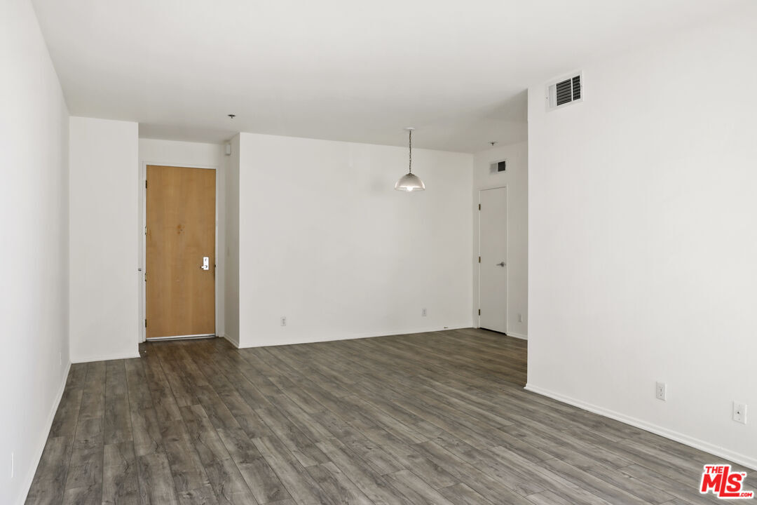 Building Photo - 10601 Wilshire Blvd