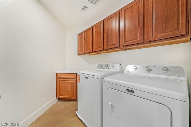 Building Photo - 9372 Glendora Valley St