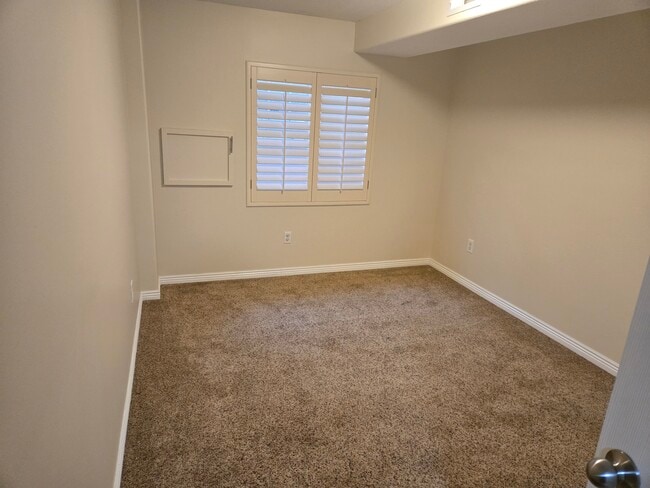 Building Photo - Hill Stone Basement