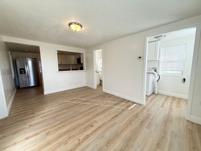 Building Photo - 443 Aud Orr Dr