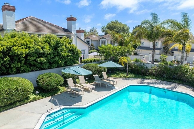 Building Photo - Immaculate 3 Bed, 2.5 Bath in Laguna Shores, Carlsbad!