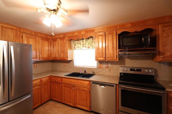 Building Photo - 15808 Tinsberry Pl