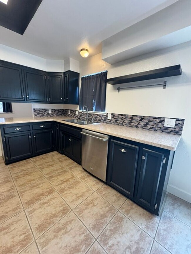 Building Photo - Beautiful 4 Bedroom 2 Bathroom Home with Solar!