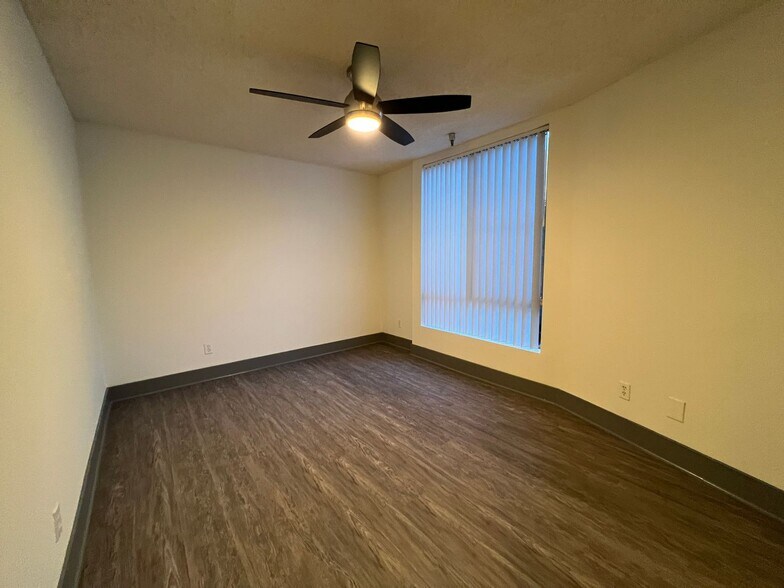 Building Photo - 3715 S Canfield Ave