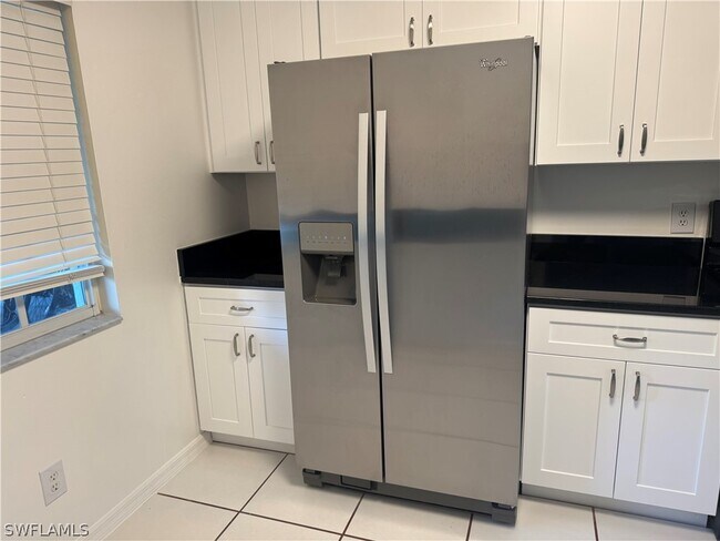 Building Photo - 7779 Jewel Ln