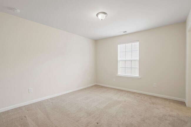 Building Photo - Beautiful spacious Home in Berewick community in Steel Creek