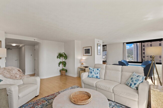 Building Photo - 343 Hobron Ln